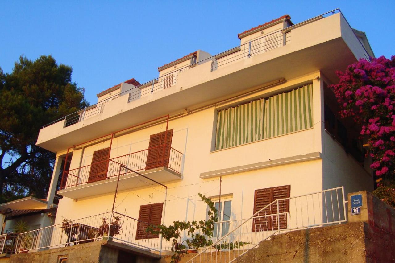 Apartments By The Sea Ubli, Lastovo - 8354 Экстерьер фото